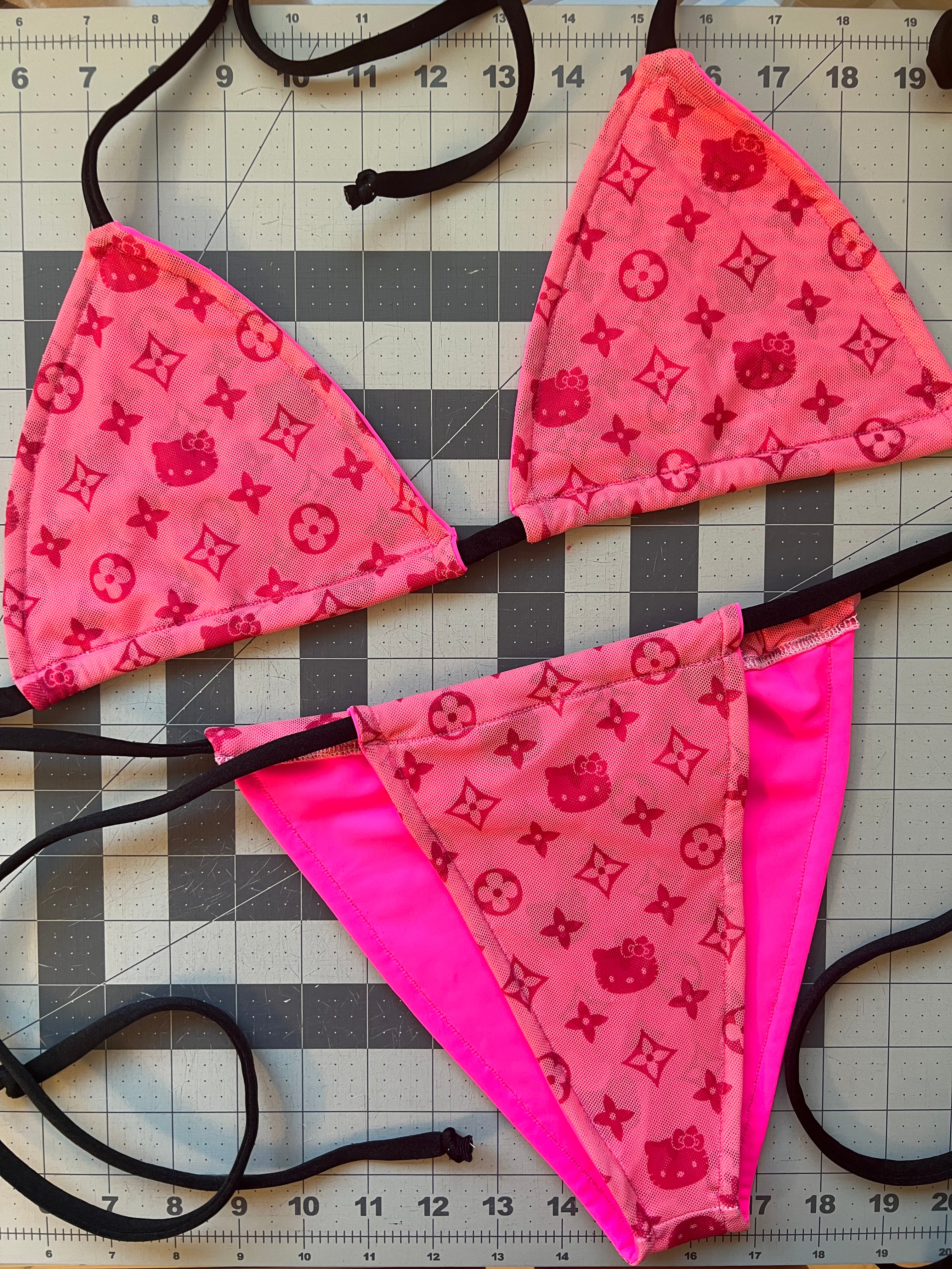 Pink hello kitty bikini top – Kittenpavv